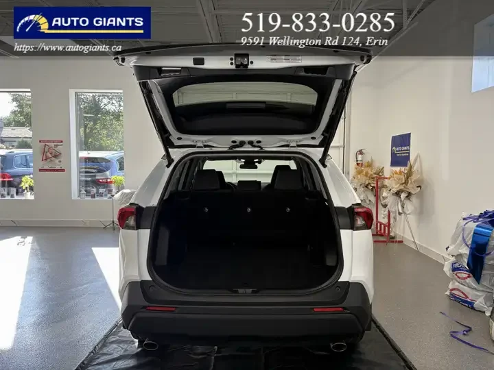 2022 Toyota RAV4 | Auto Giants — thumbnail 18