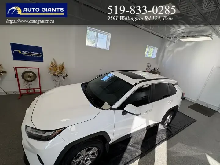 2022 Toyota RAV4 | Auto Giants — thumbnail 4
