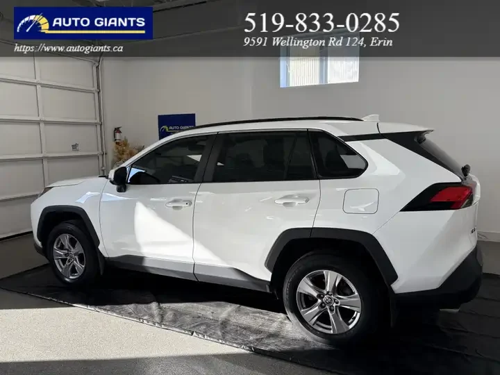 2022 Toyota RAV4 | Auto Giants — thumbnail 10