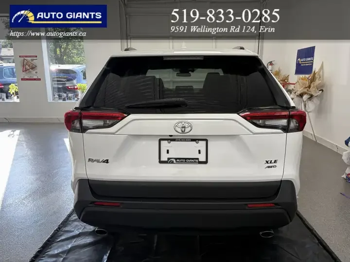 2022 Toyota RAV4 | Auto Giants — thumbnail 7